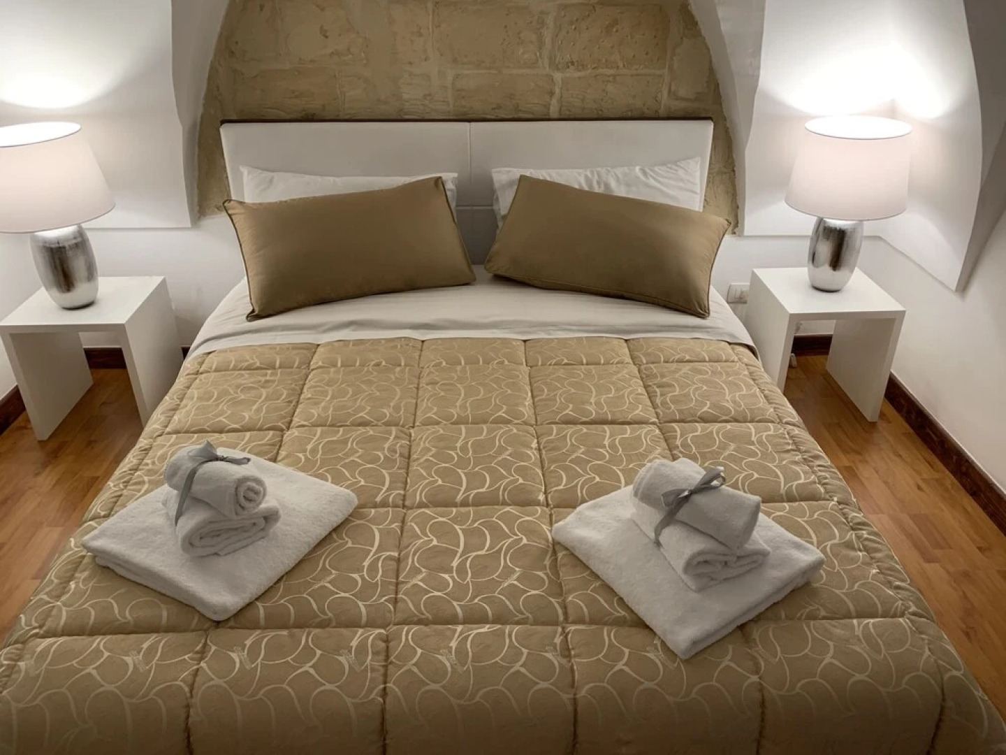 Ferrante D'Aragona rooms