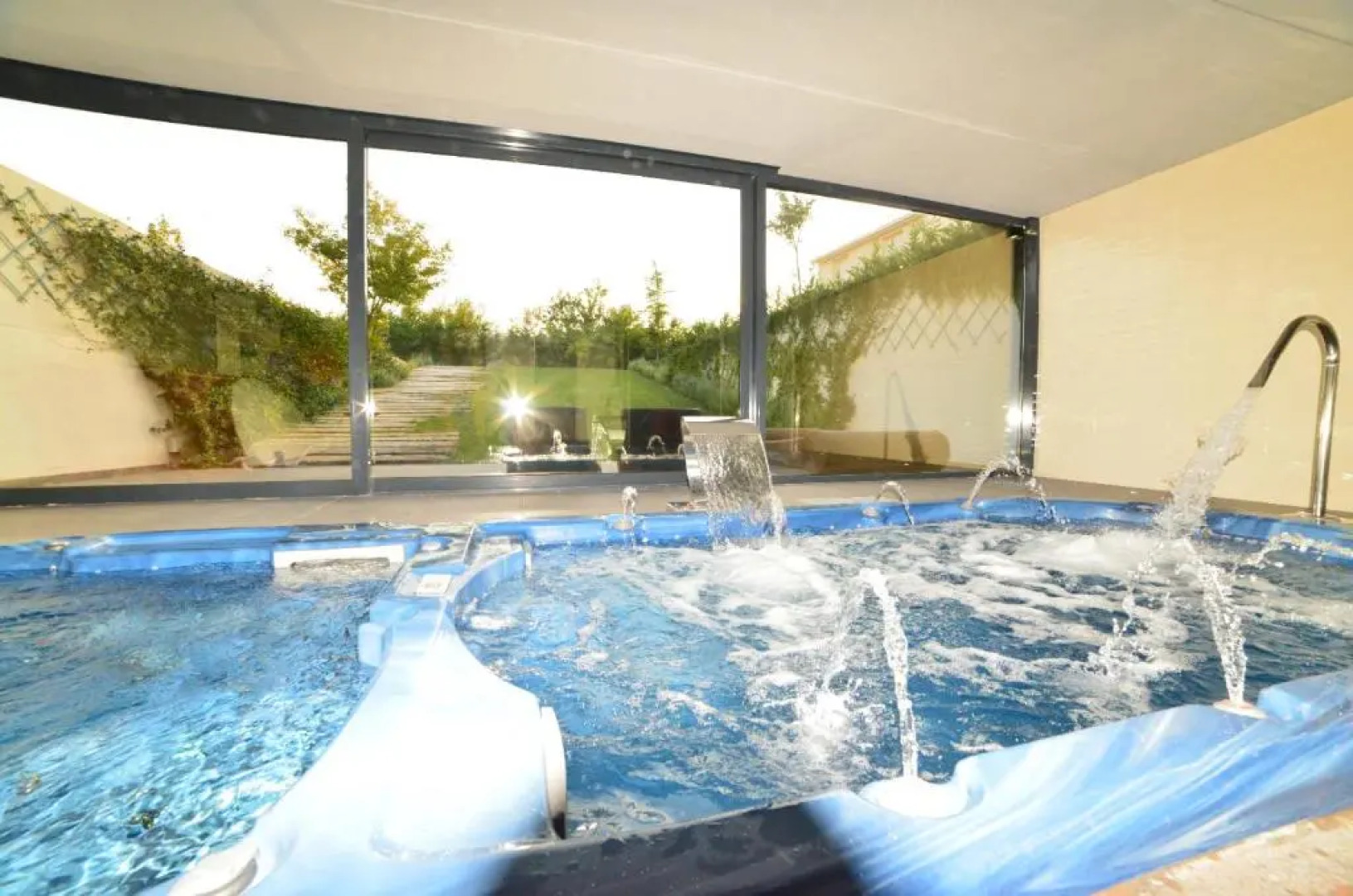 Futurcasa Casa rural Spa y cine