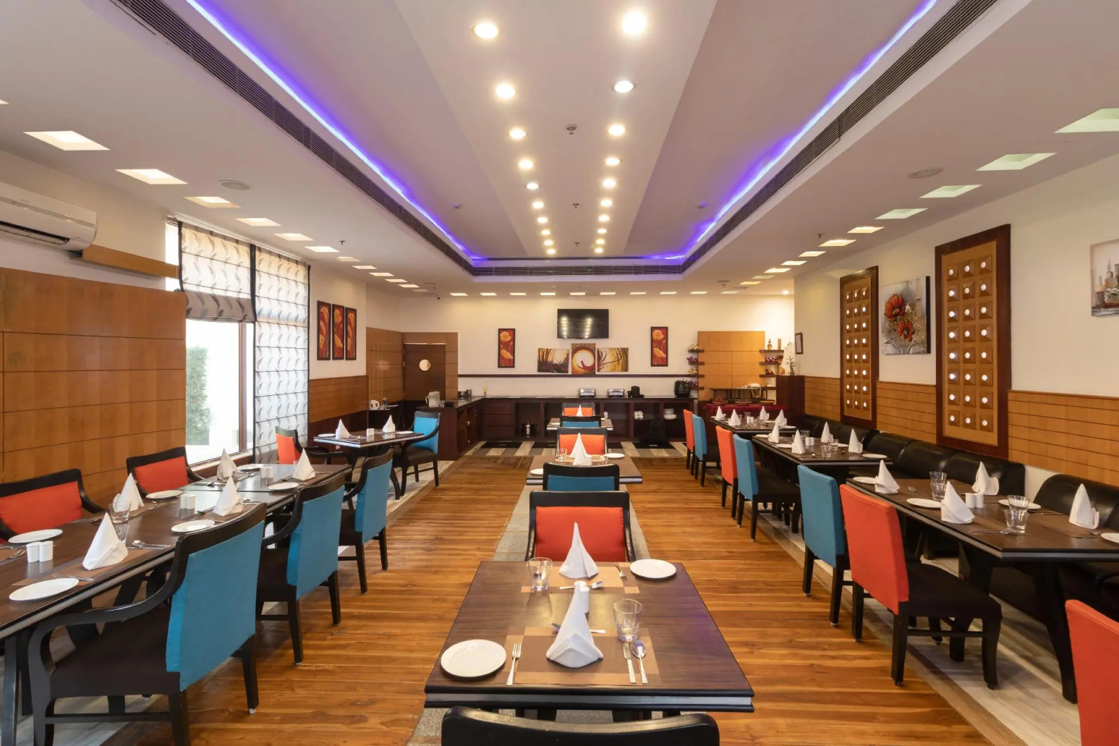 V One Hotel The competent Palace