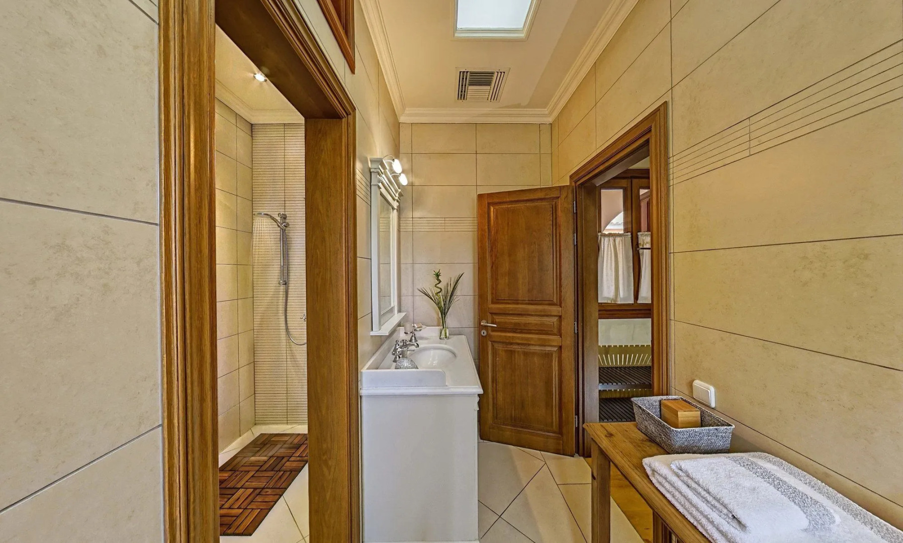 Villa Veneziano – Suites & Villa.