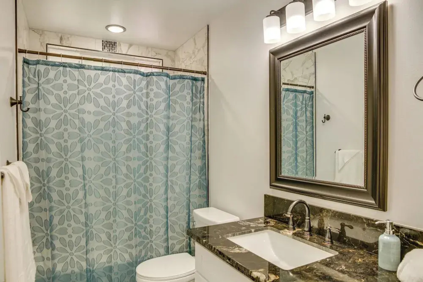 Keaau Getaway w/ Patio, 3 Mi to Shipman Beach!