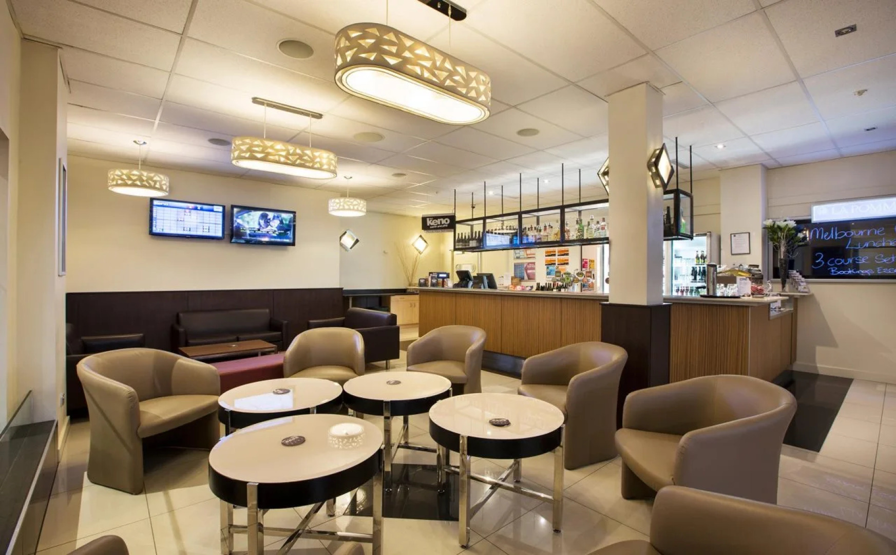 Nightelier Devonport Gateway Hotel