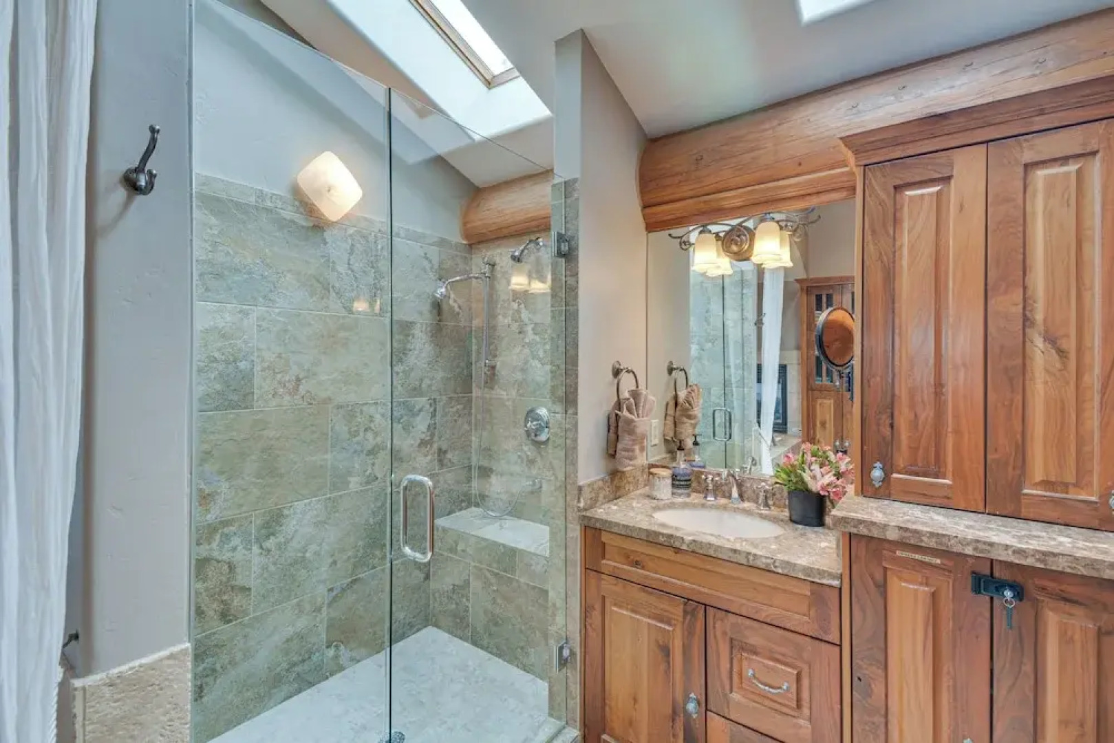 Sauna & Hot Tub: Mtn-view Retreat in Silverthorne!