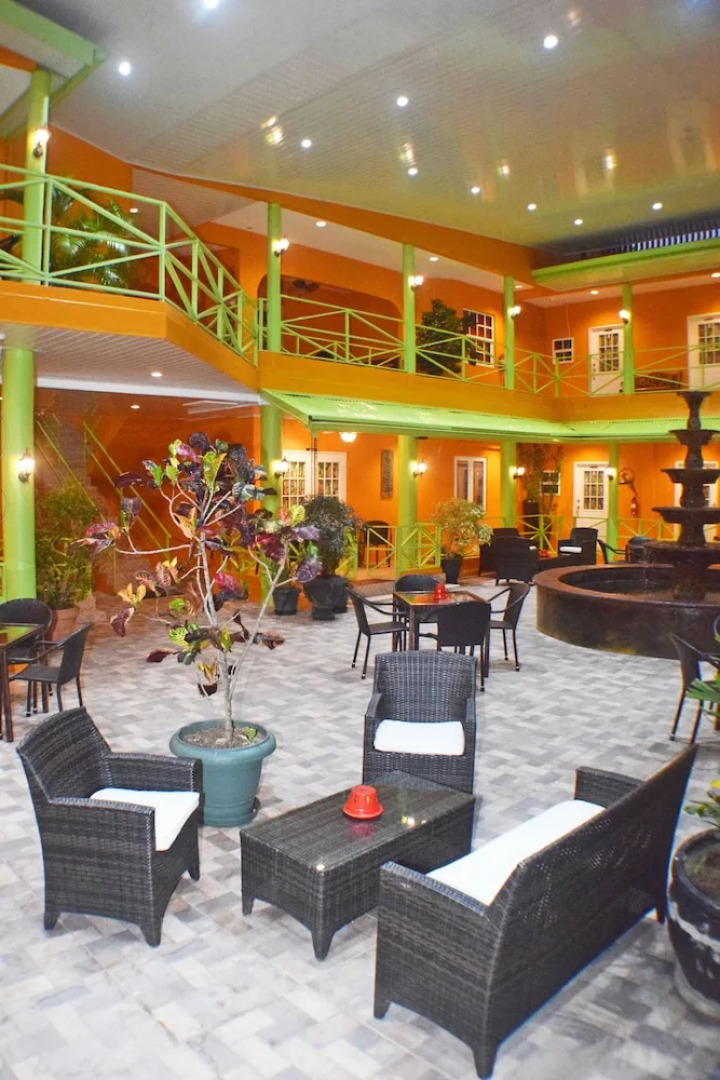 Beverly's Oasis Suites