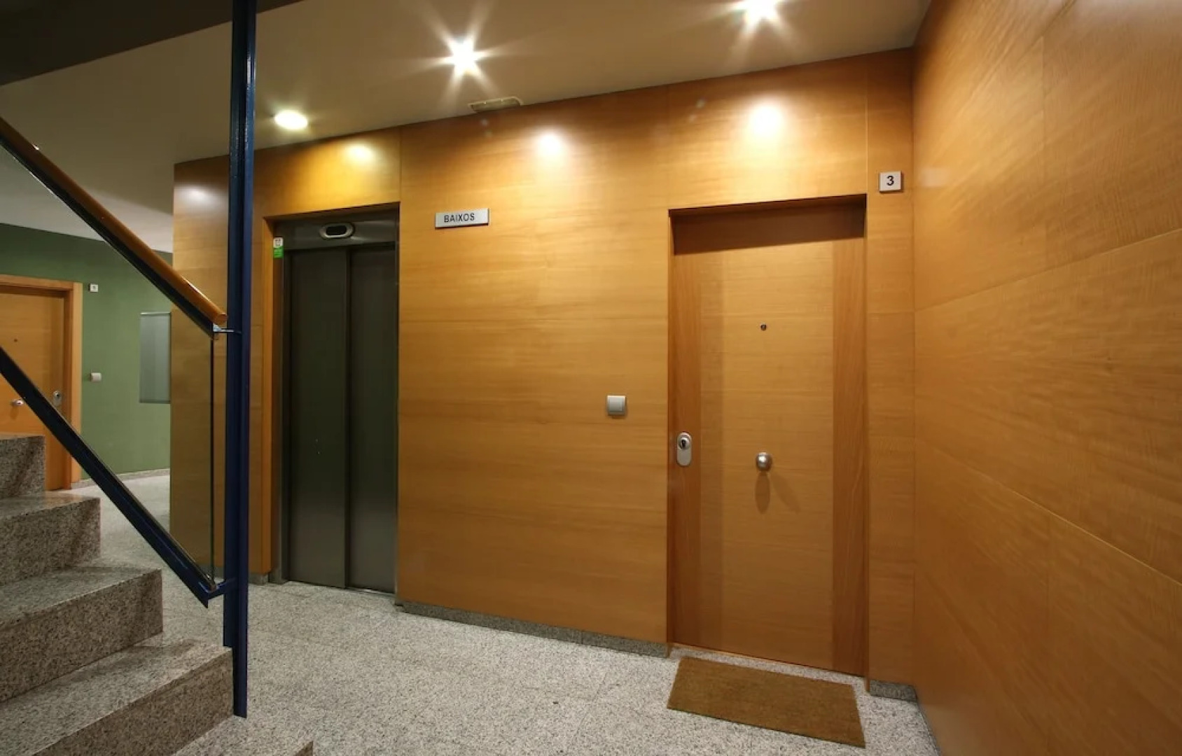 Mazi Apartments Downtown