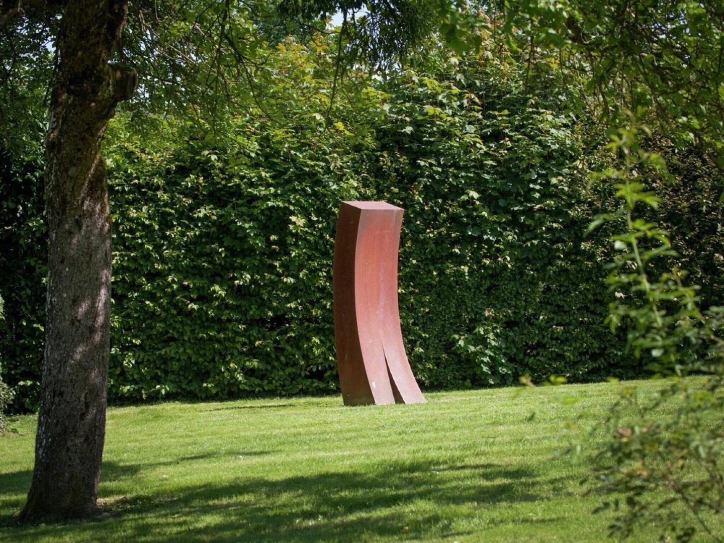 With Billiards, Table Tennis and Collection of Modern art in a Rural Setting