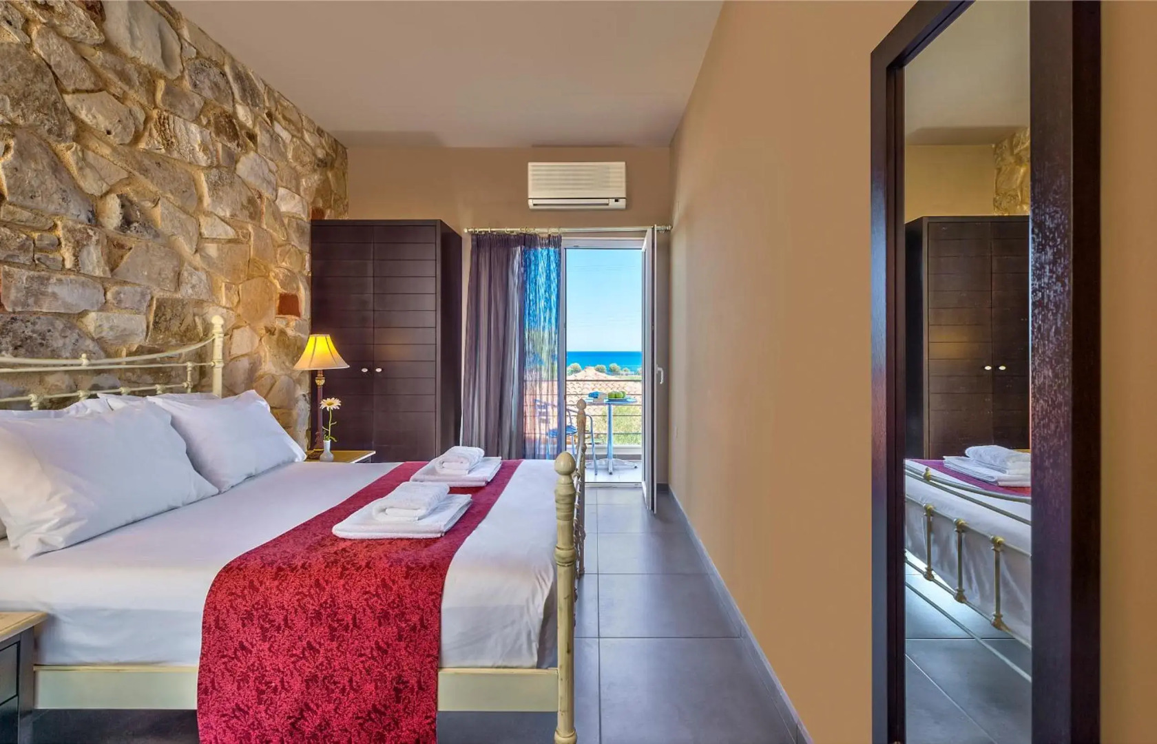 Mistral Hotel - Singles Only