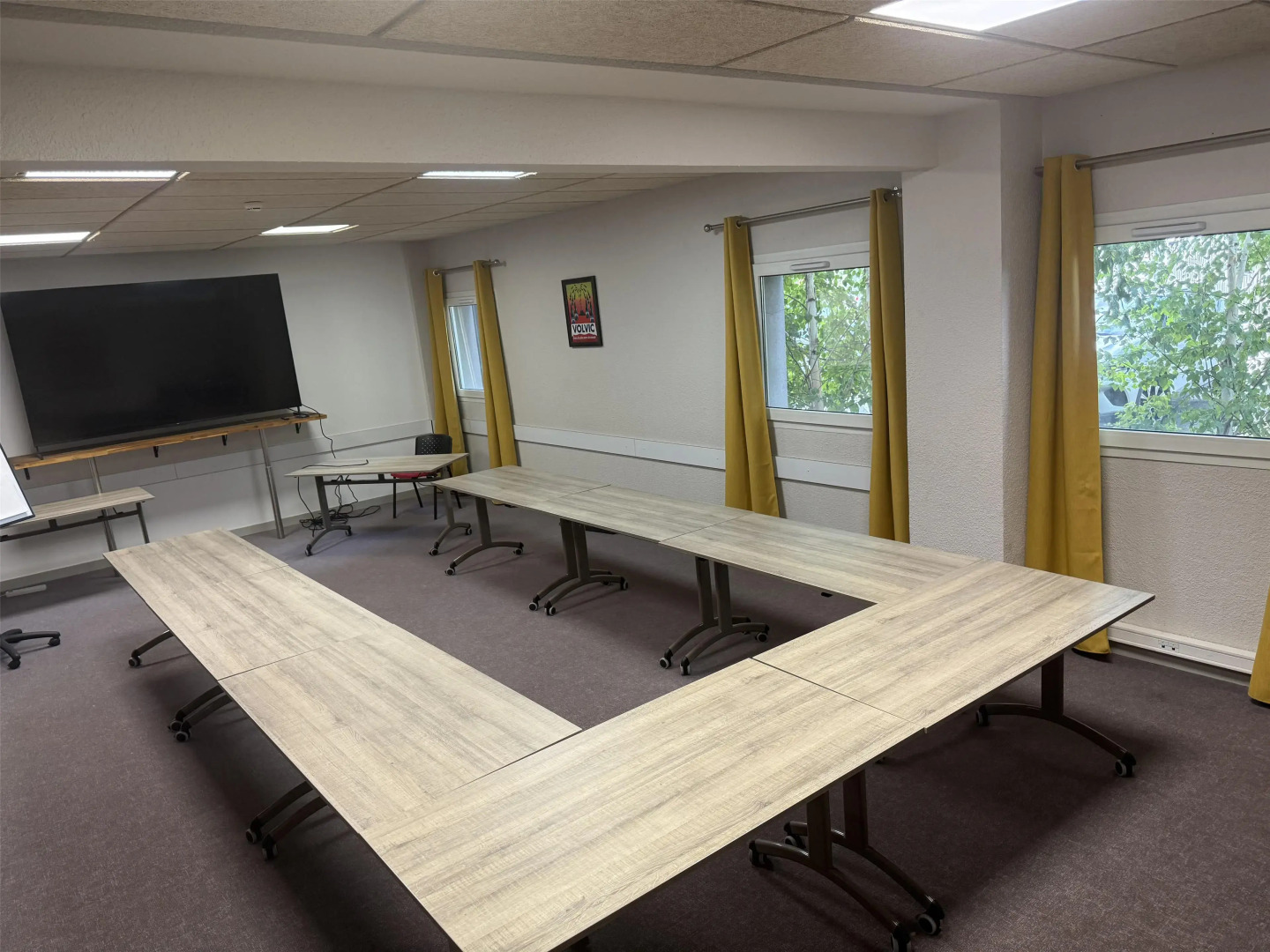 Campanile NATURE - Clermont Ferrand Nord Riom