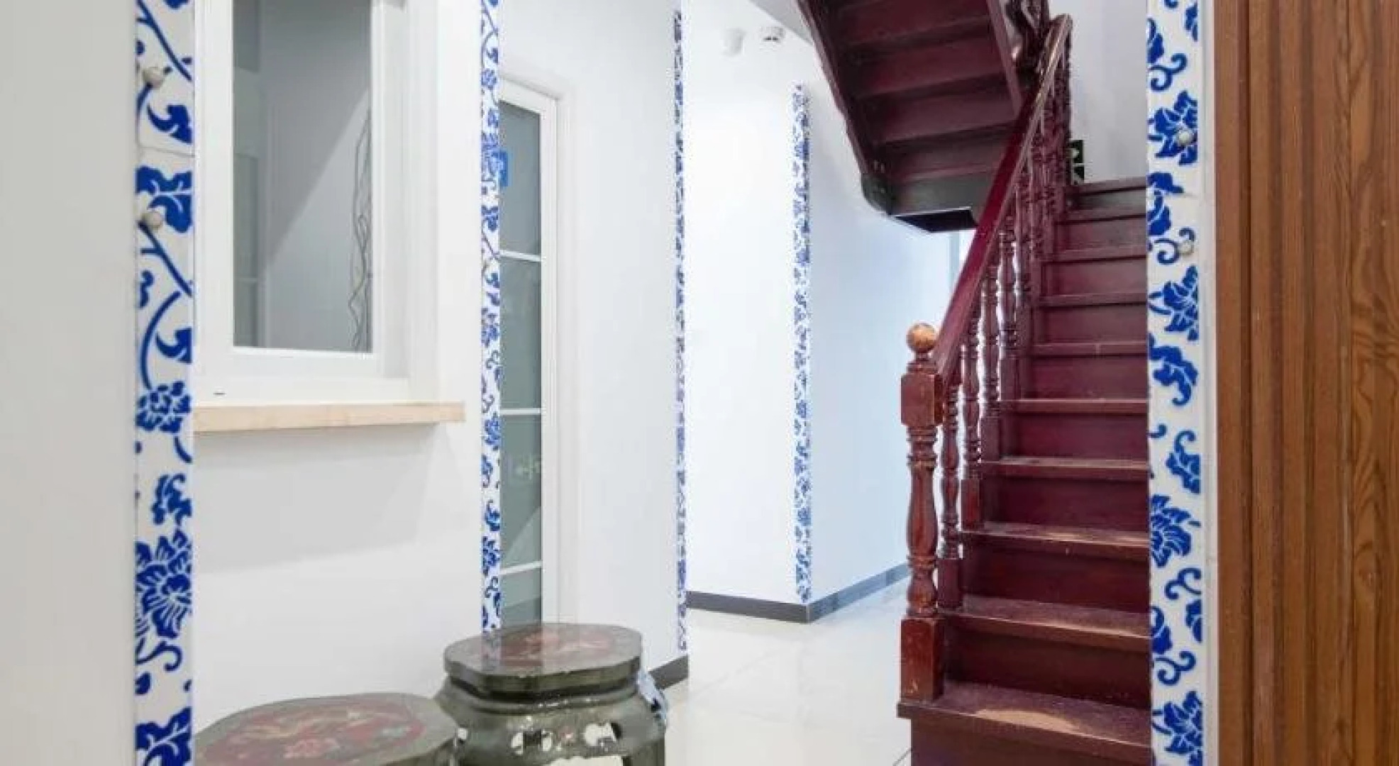 Only Cafe & Backpacker