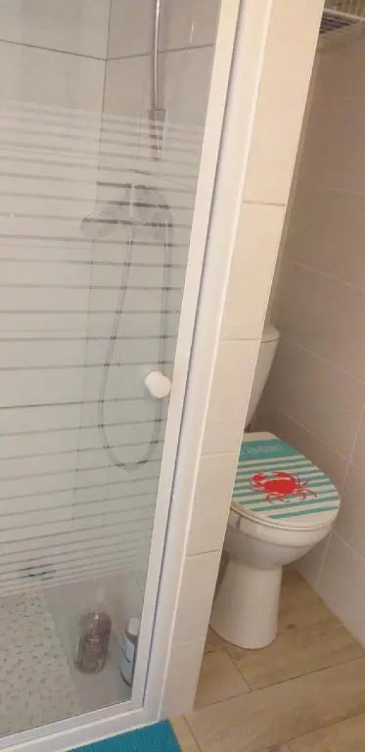 Maisonnette Au Bord De L Etang