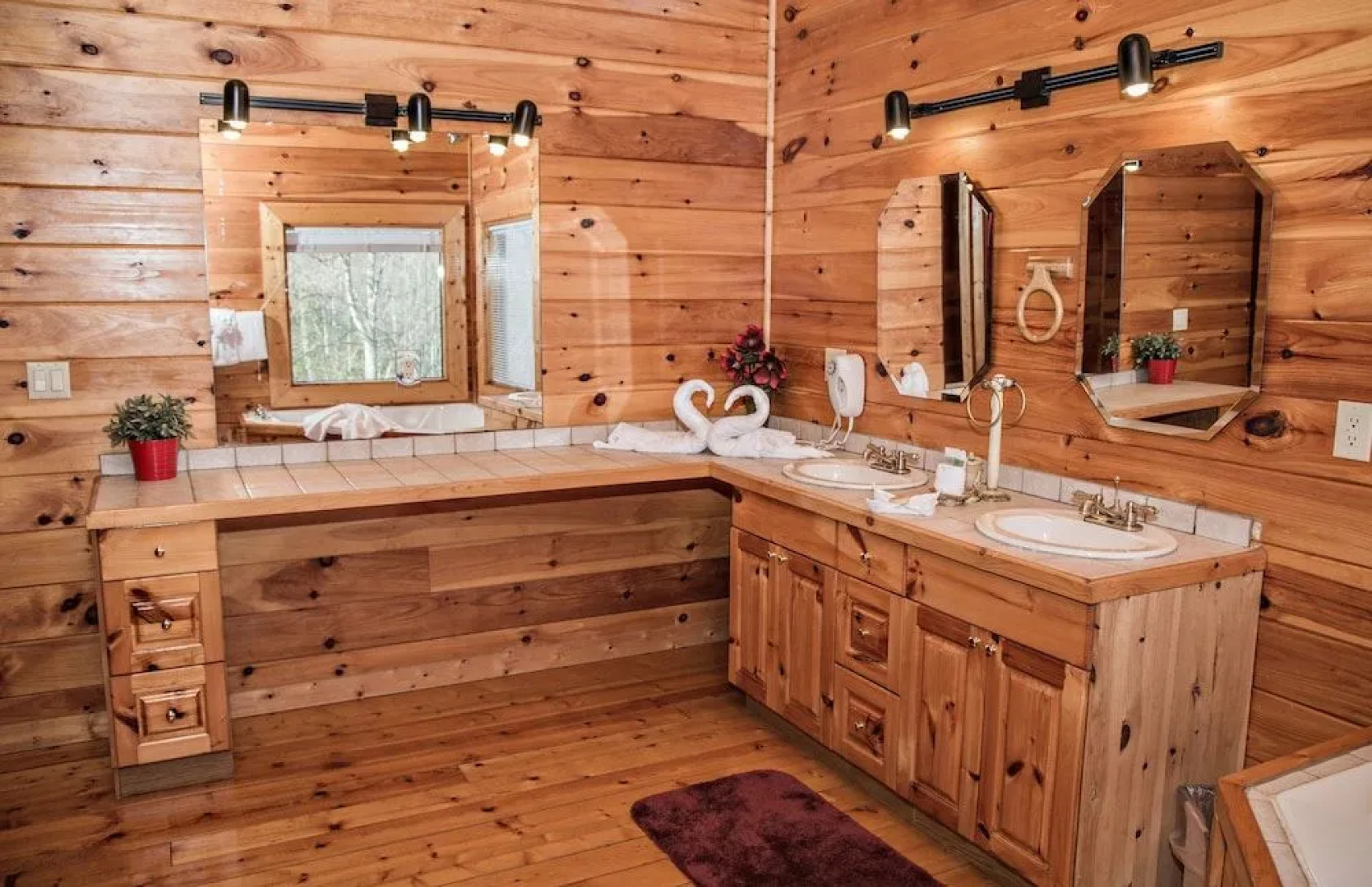 Wolfsong Lodge 5 Bedrooms 4.5 Bathrooms Cabin