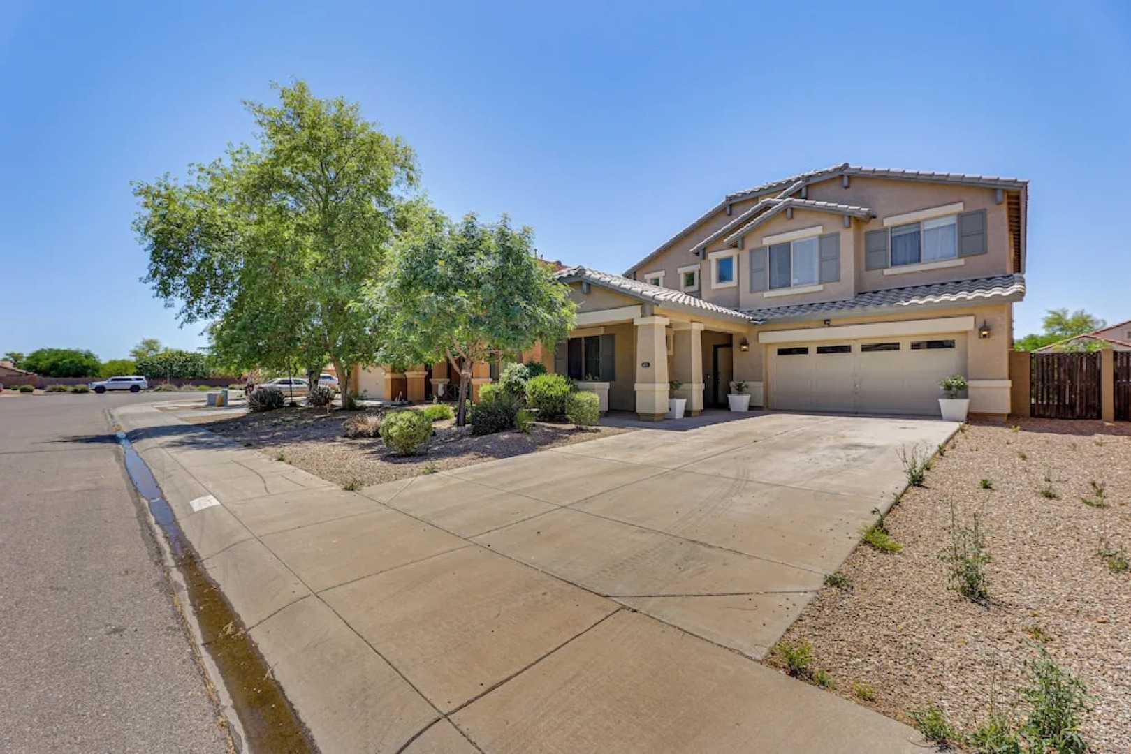 4 Mi to San Tan Valley: Family-friendly Getaway