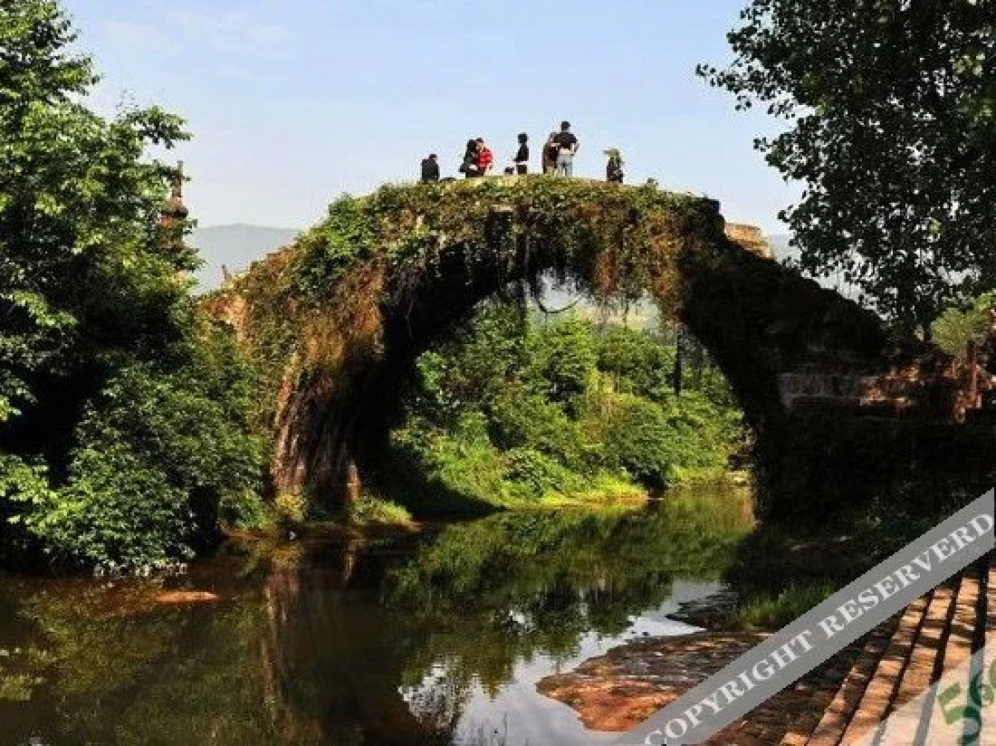 Ya'an Shangli River Inn