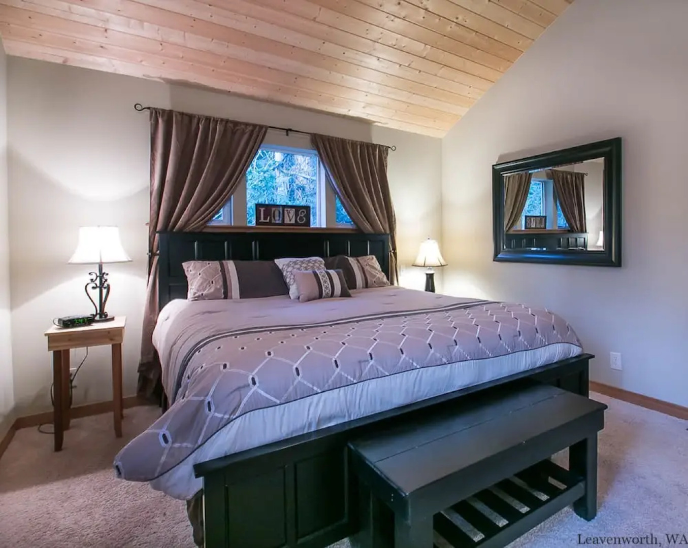 Salmon Chalet Chalet 2 NW Comfy Cabins