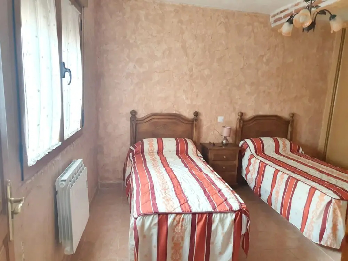 House With 5 Bedrooms in Navaluenga, With Furnished Terrace