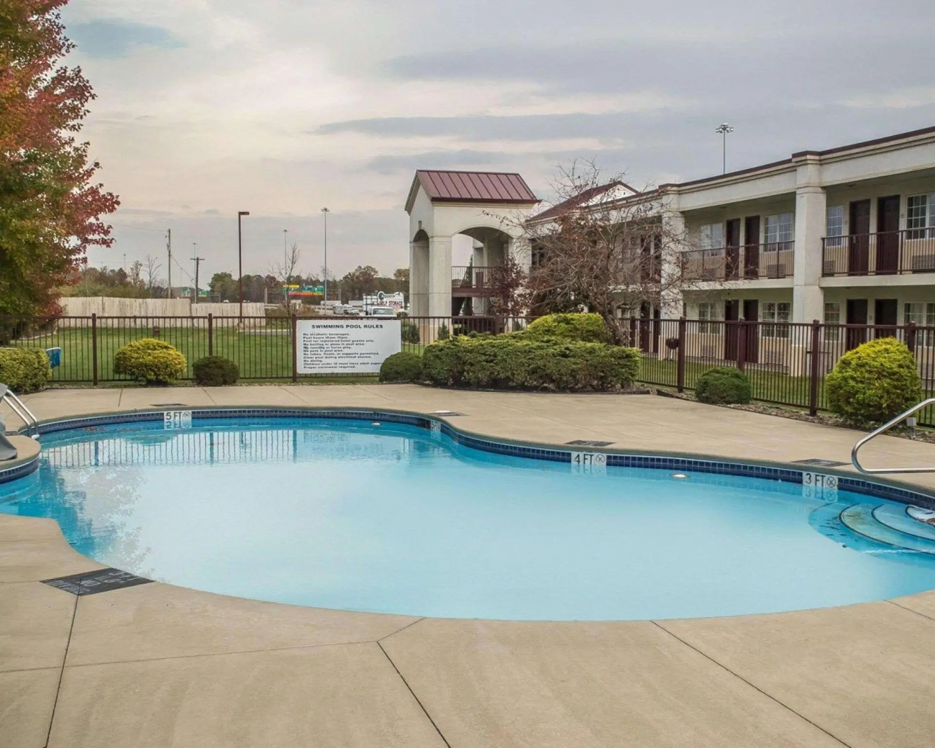 Days Inn by Wyndham Austintown
