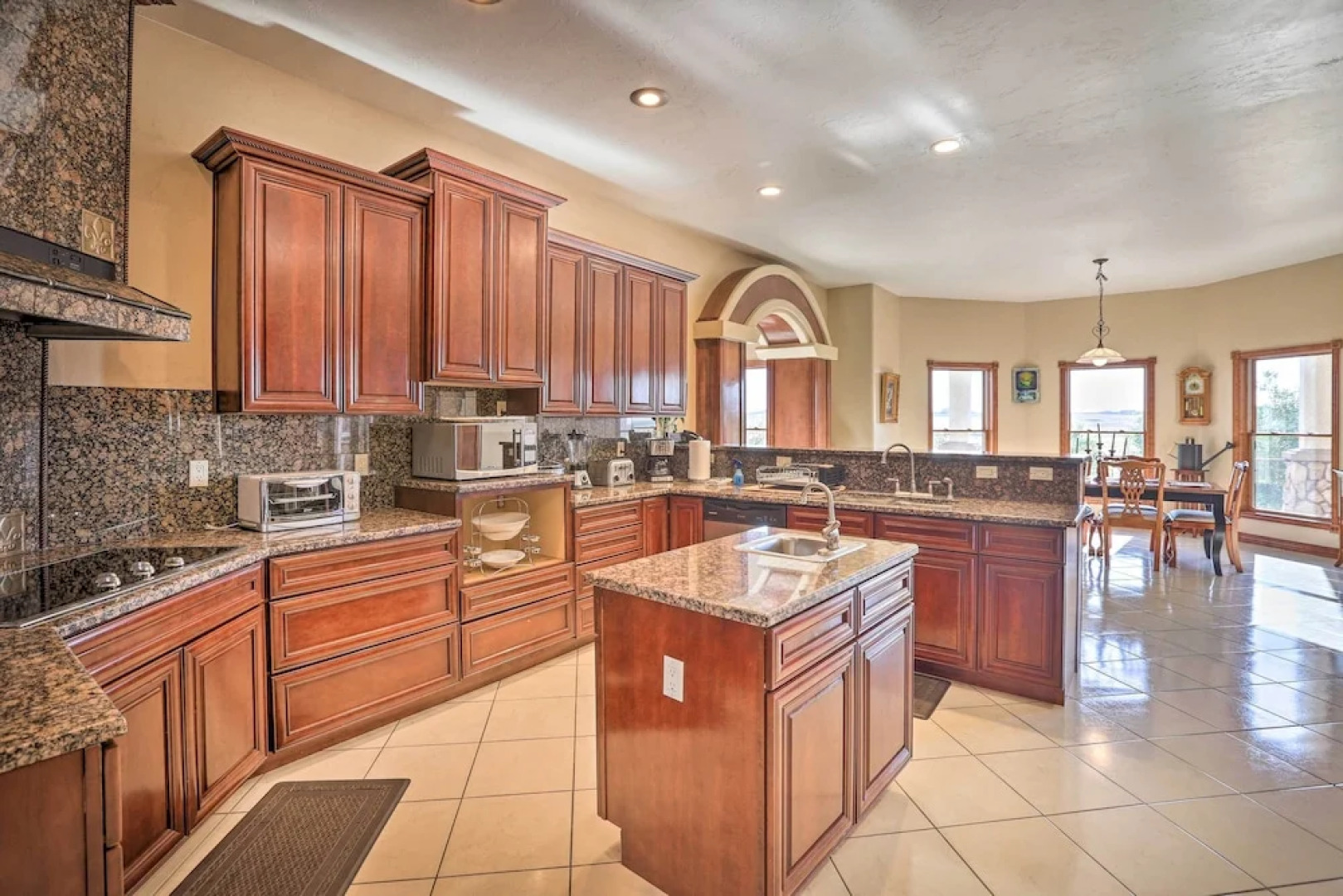 10 Mi to Barr Lake State Park: Home w/ Mtn Views