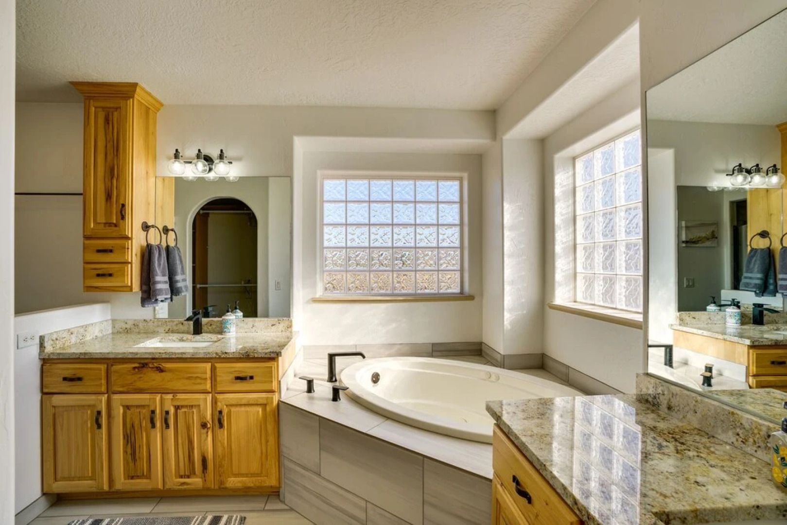 Moab Home w/ Pool - 14 Mi to Arches National Park!