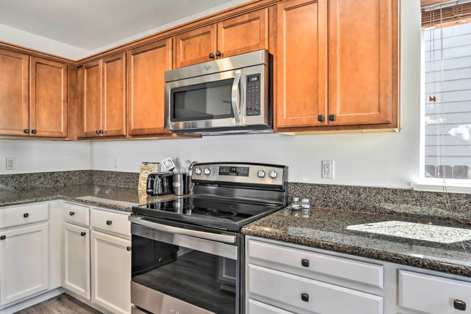 Lovely Vancouver Home < 18 Mi to Portland!