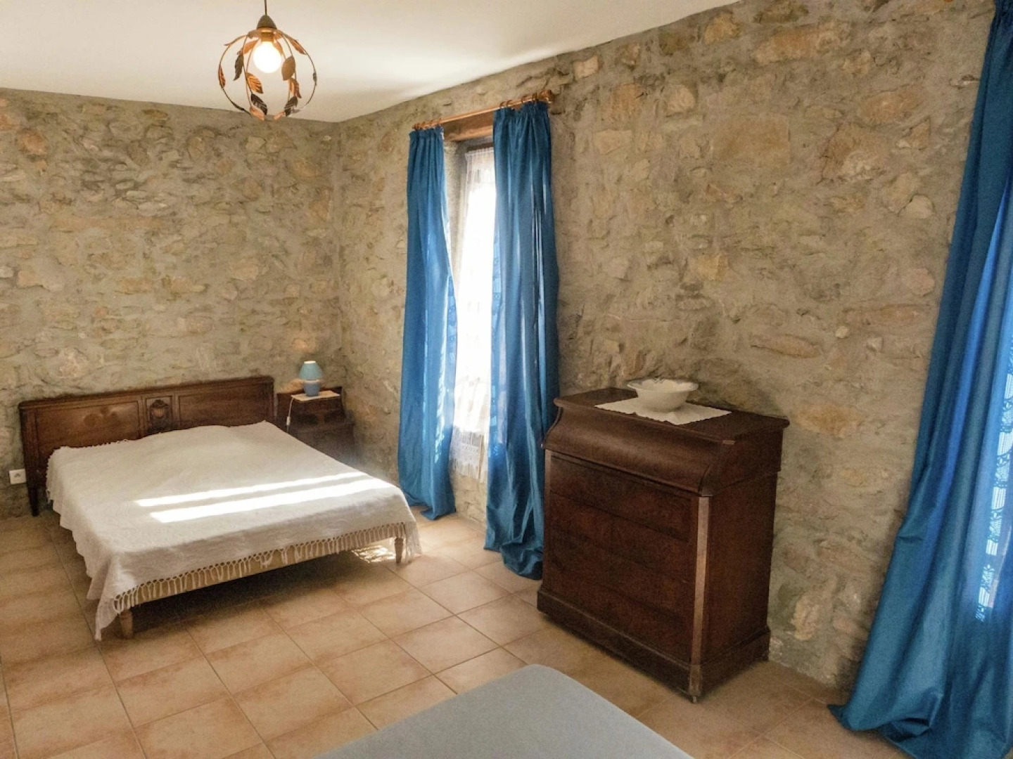 Stone Cottage on an Active Wine-growing Estate With a Swimming Pool