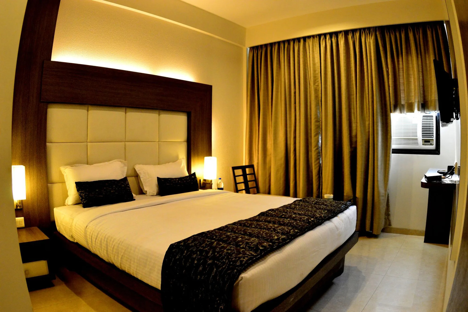 Hotel Vinamra Residency