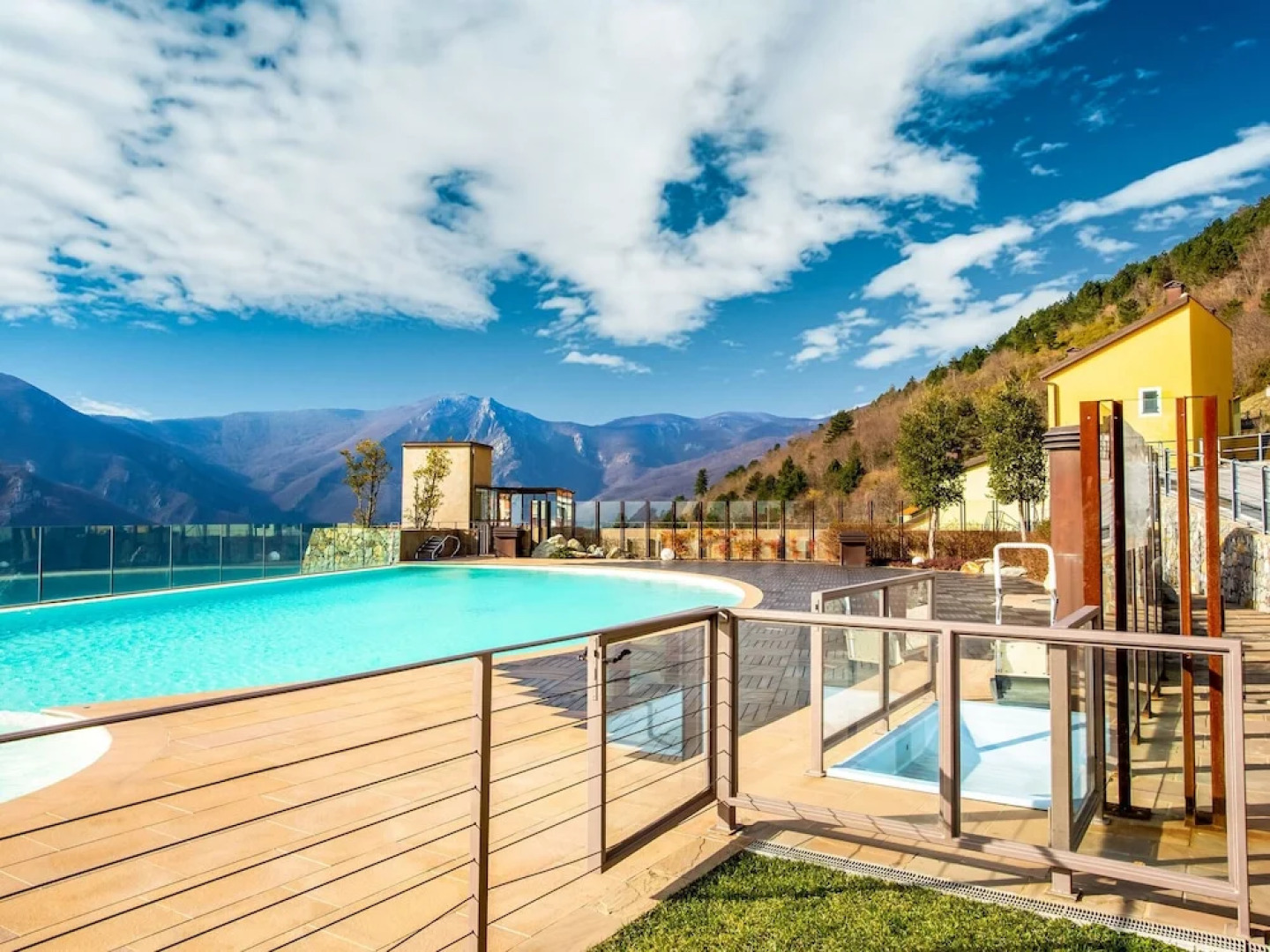 Boutique Holiday Home in Magliolo With Swimming Pool