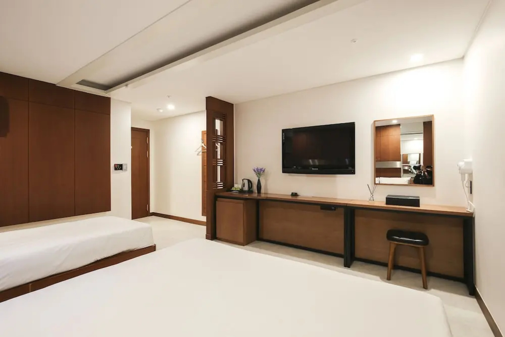 Themepark Tourist Hotel