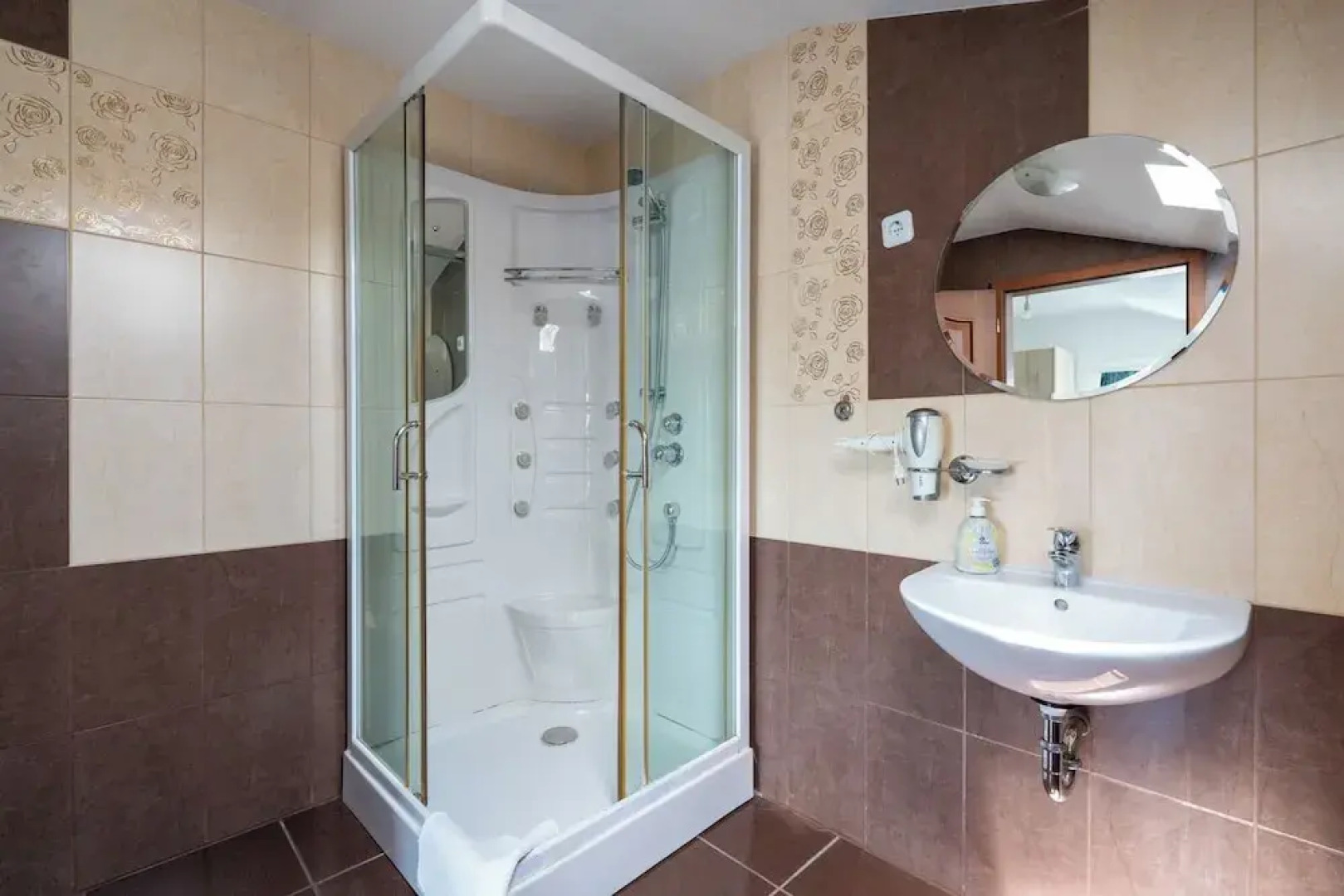 Faraway Aparthotel near Airport