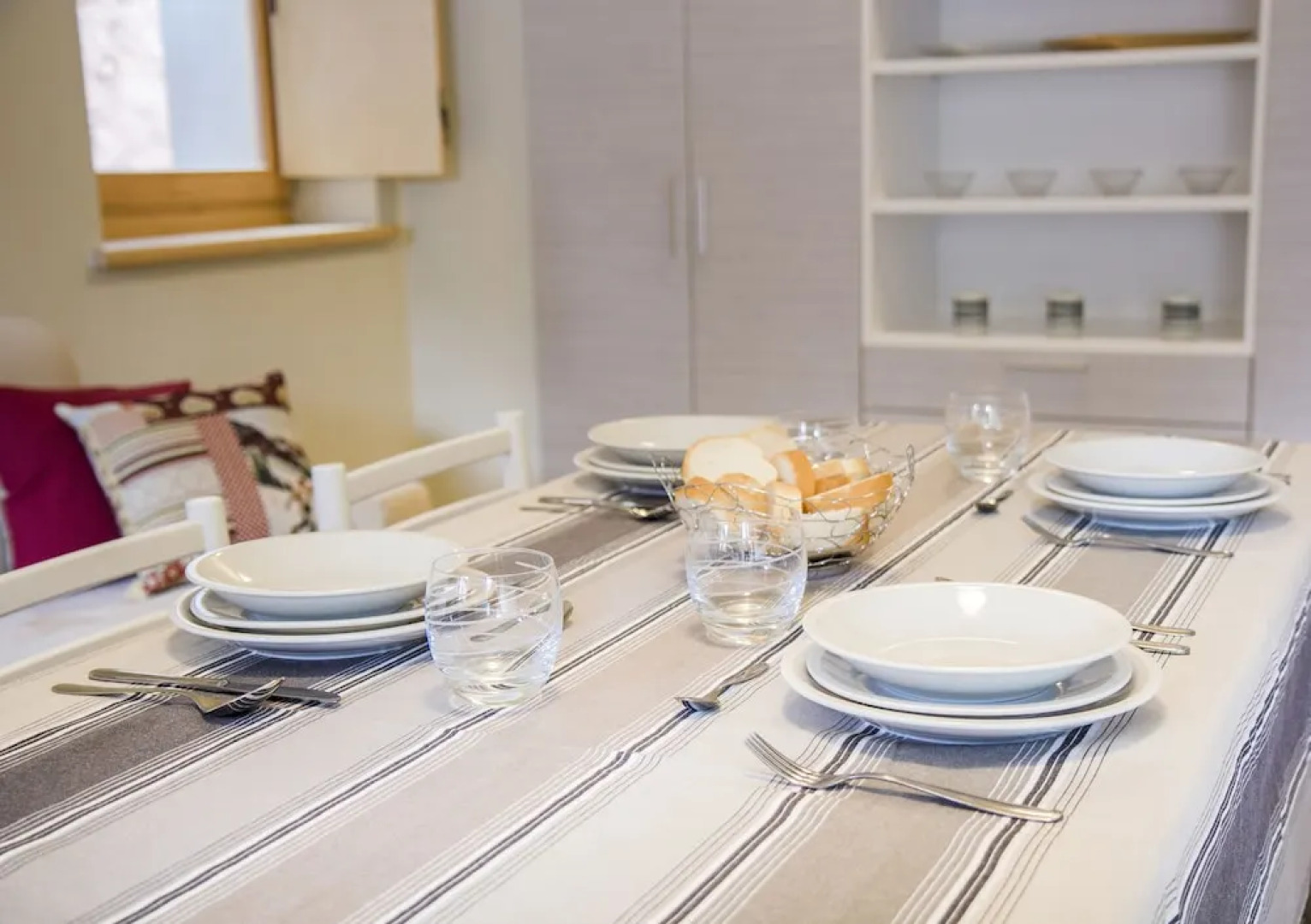 Perarolo Halldis Apartments