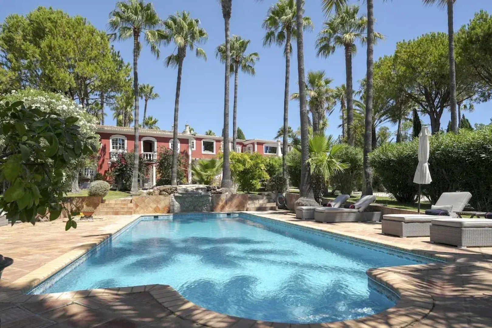 Villa Oasis by Cadenzalux