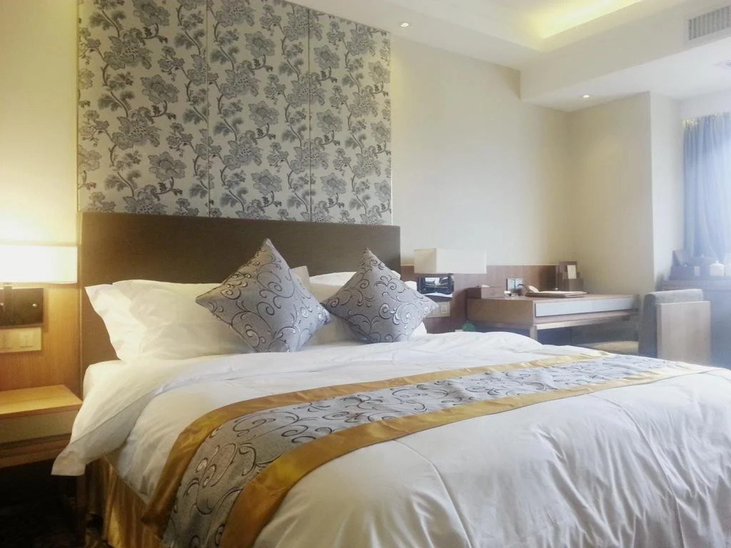 Lixin International Hotel