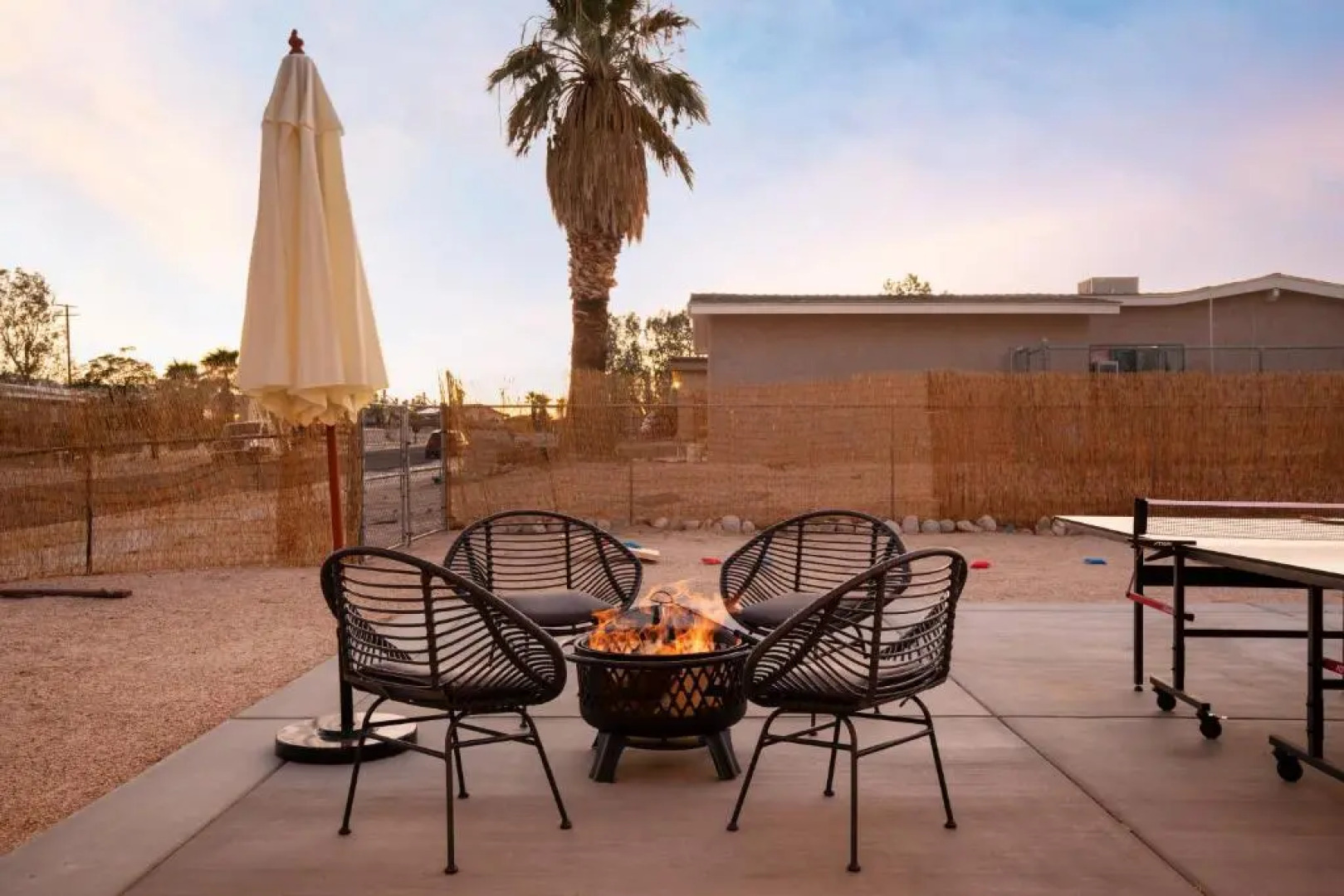 Lovegrass by Avantstay Desert Haven w/ Stunning Patio w/ Ping Pong!