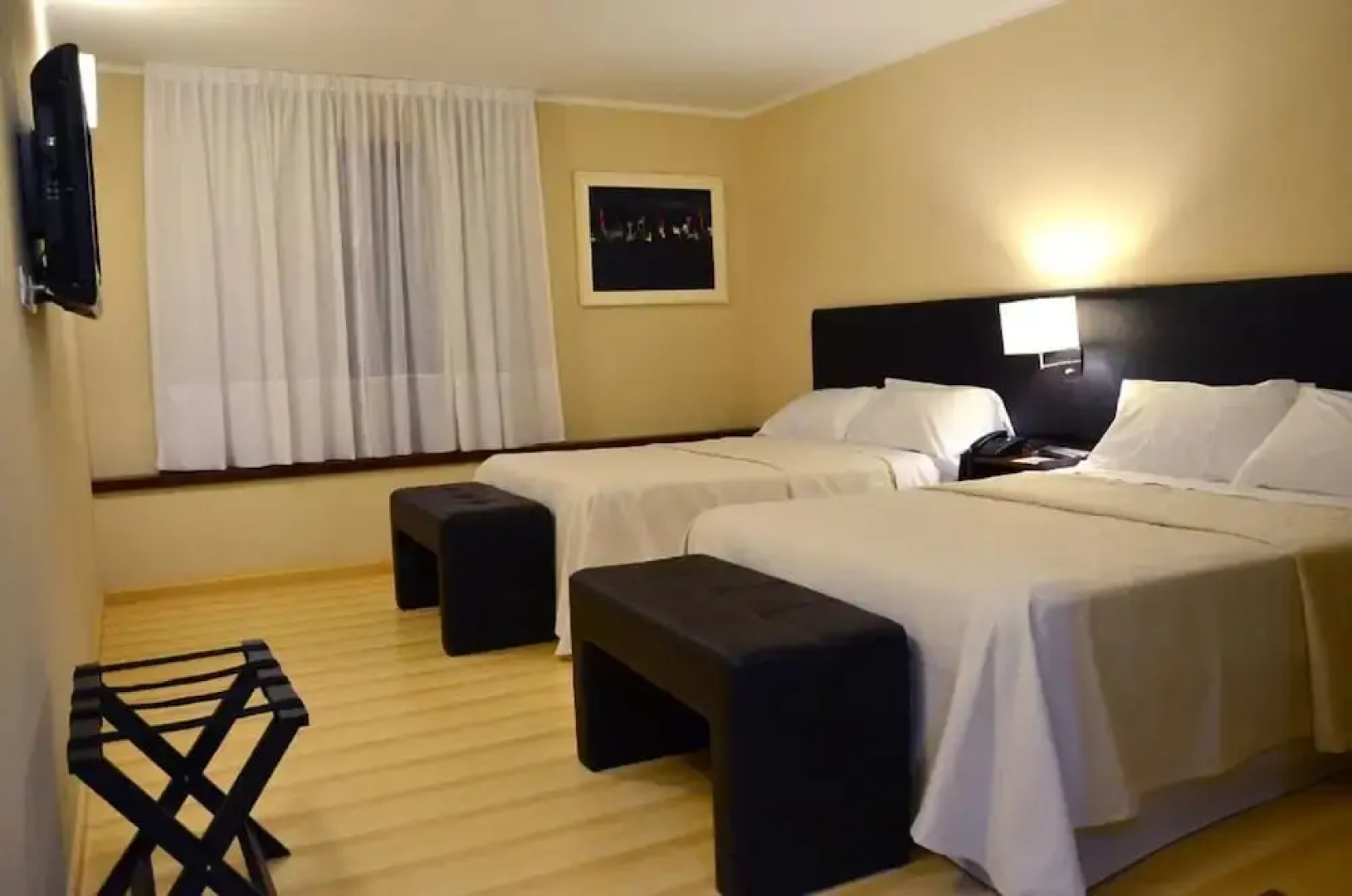 Le Parc Hotel & Suites