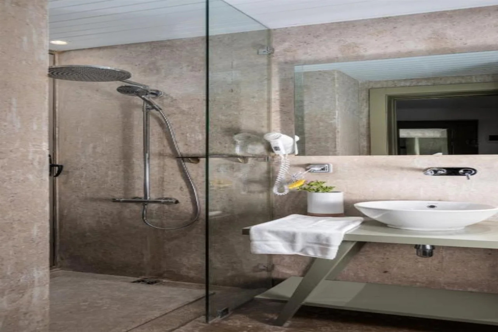 The G Hotel Seashell