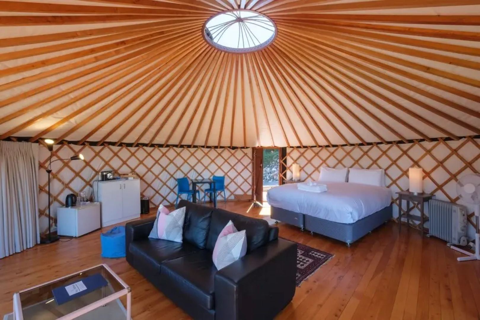 Awaawa Yurts - Papa Yurt