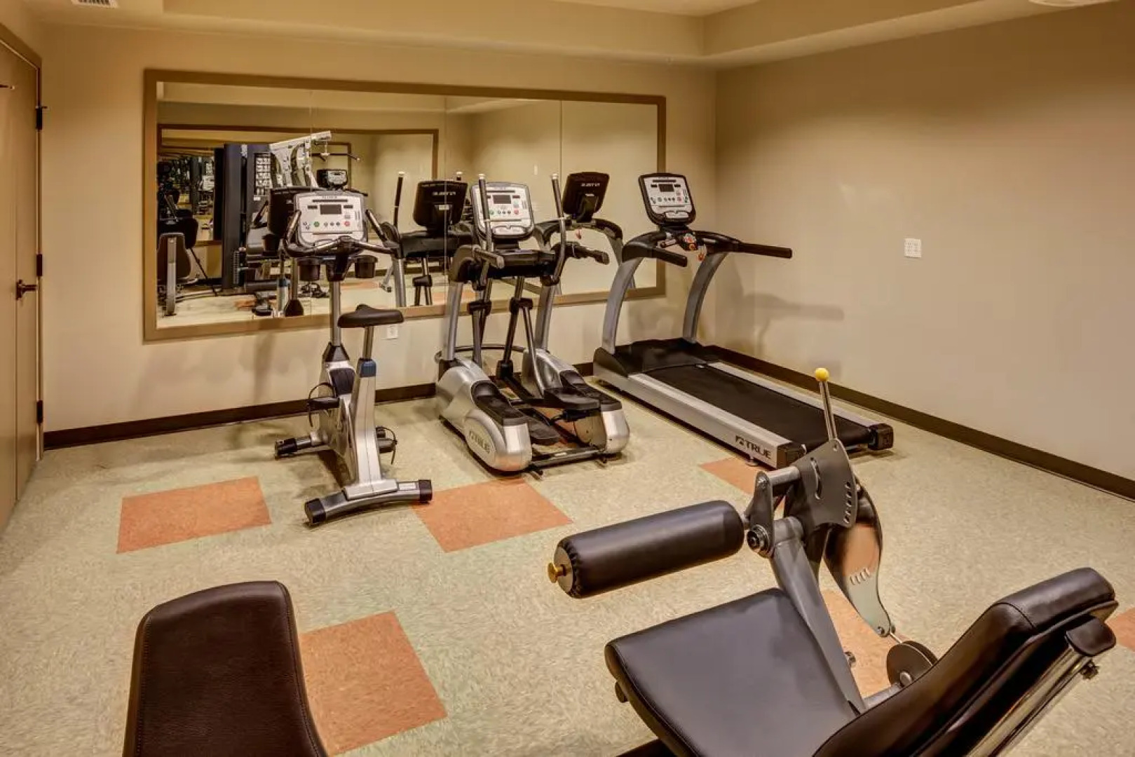 Clarion Hotel & Suites