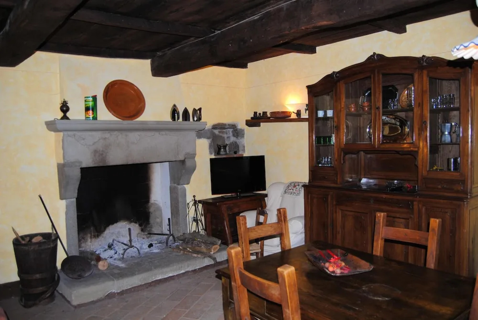 Apartment With 3 Bedrooms in Caprese Michelangelo, With Pool Access