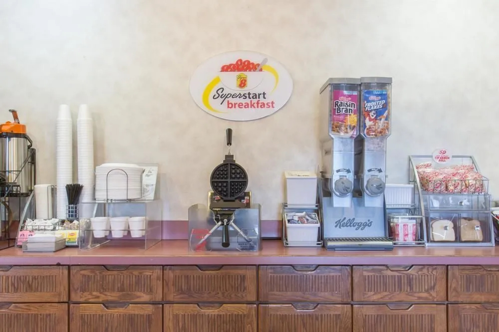 Super 8 Motel - Racine