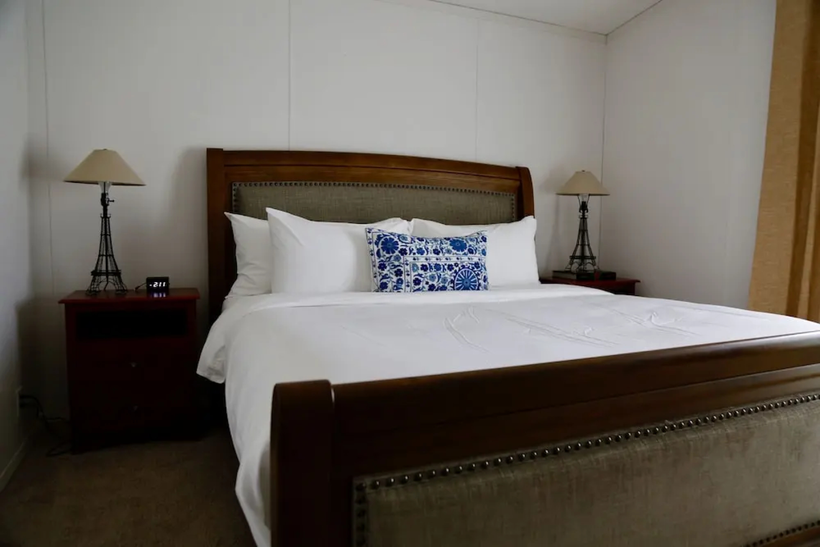 Lou & Francis Guest House
