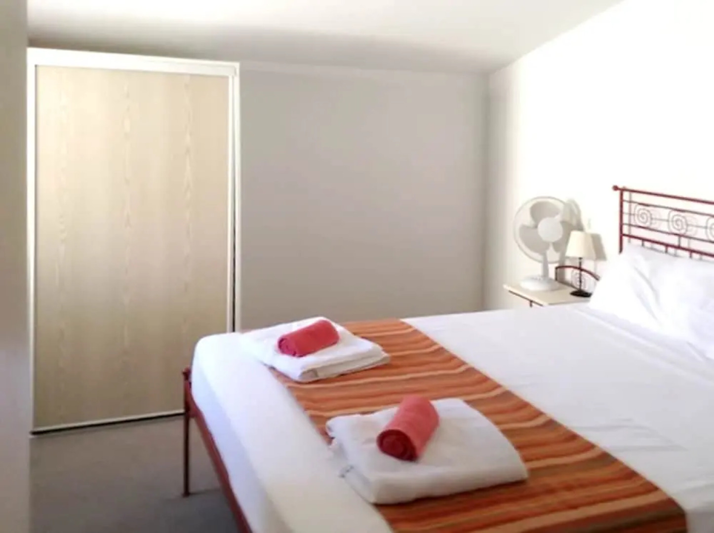 House With 2 Bedrooms in Gallargues-le-montueux, With Wonderful Mounta