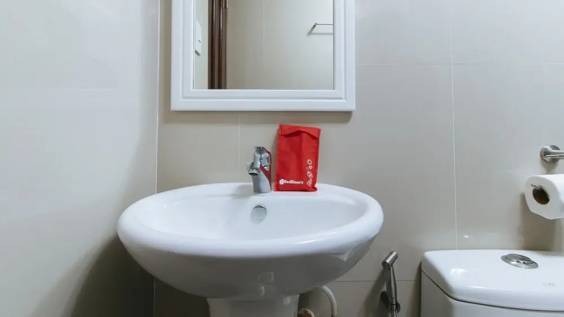 RedDoorz Premium @ Trece Indang Road