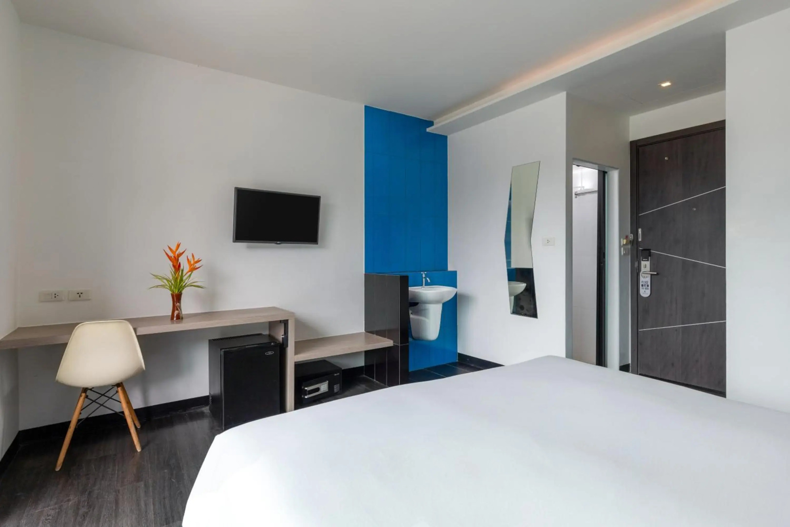 Wake Up Aonang Hotel