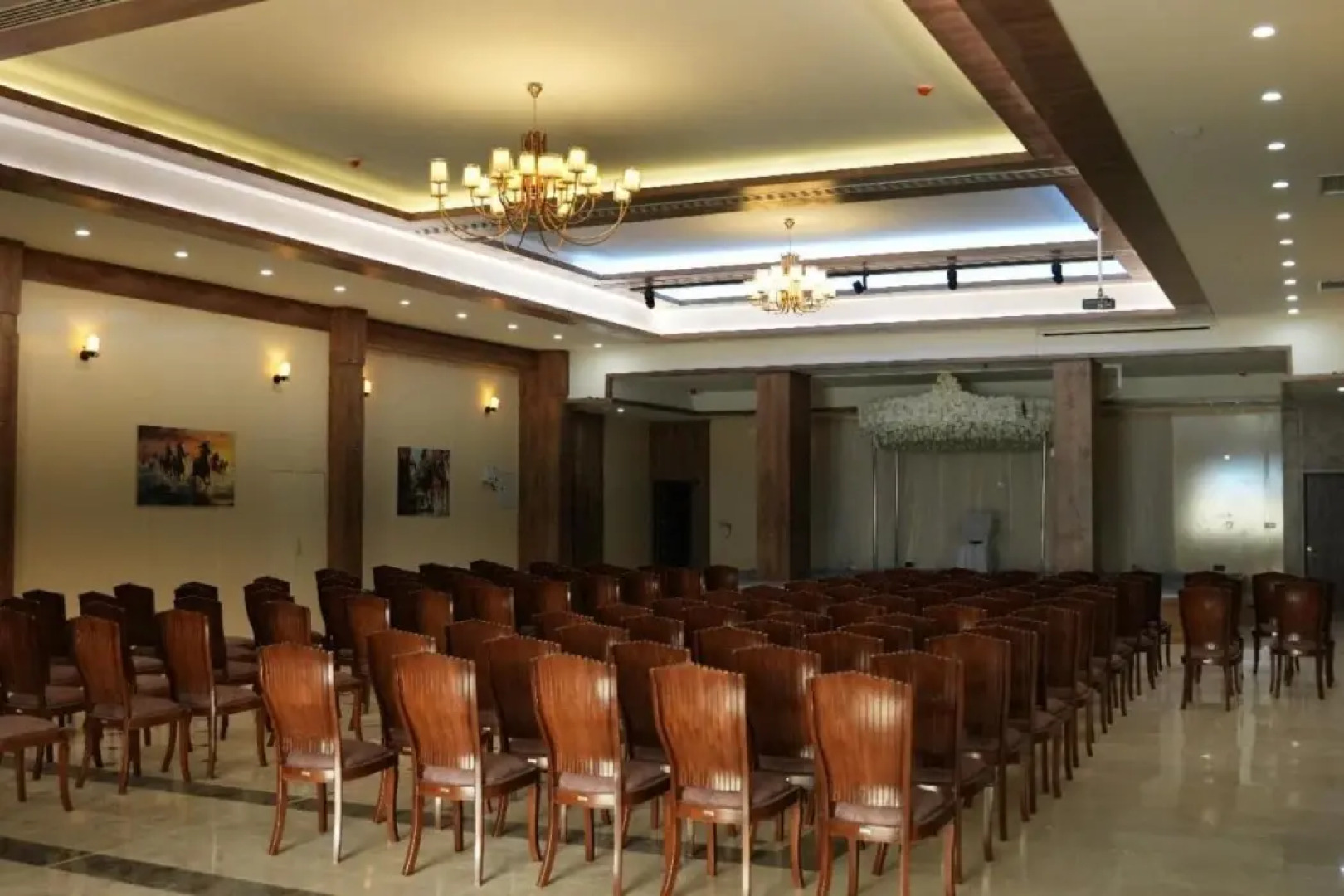 Khawarnaq Palace Hotel