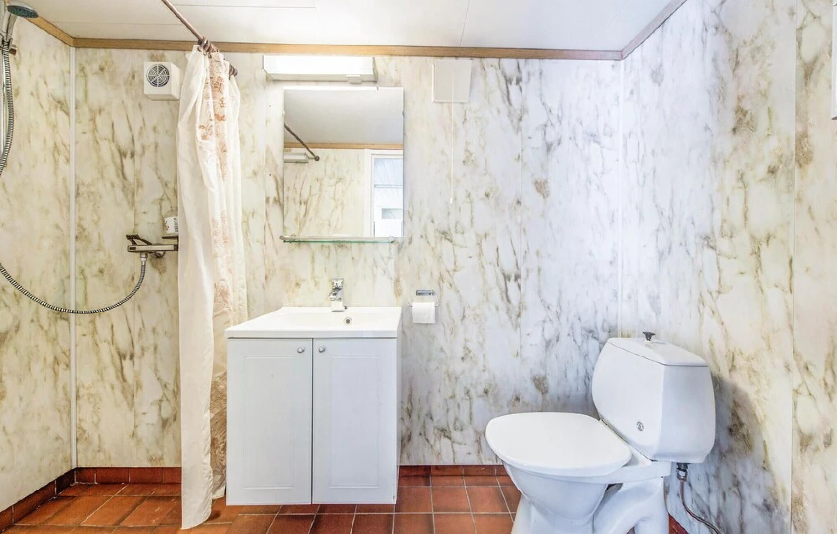 Awesome Home in Strandebarm With 6 Bedrooms and Wifi