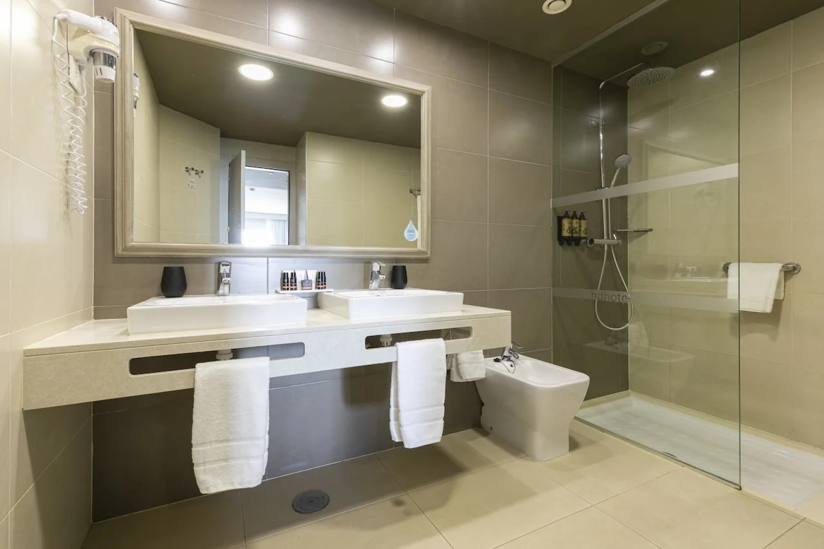 Hotel HD Beach Resort & SPA