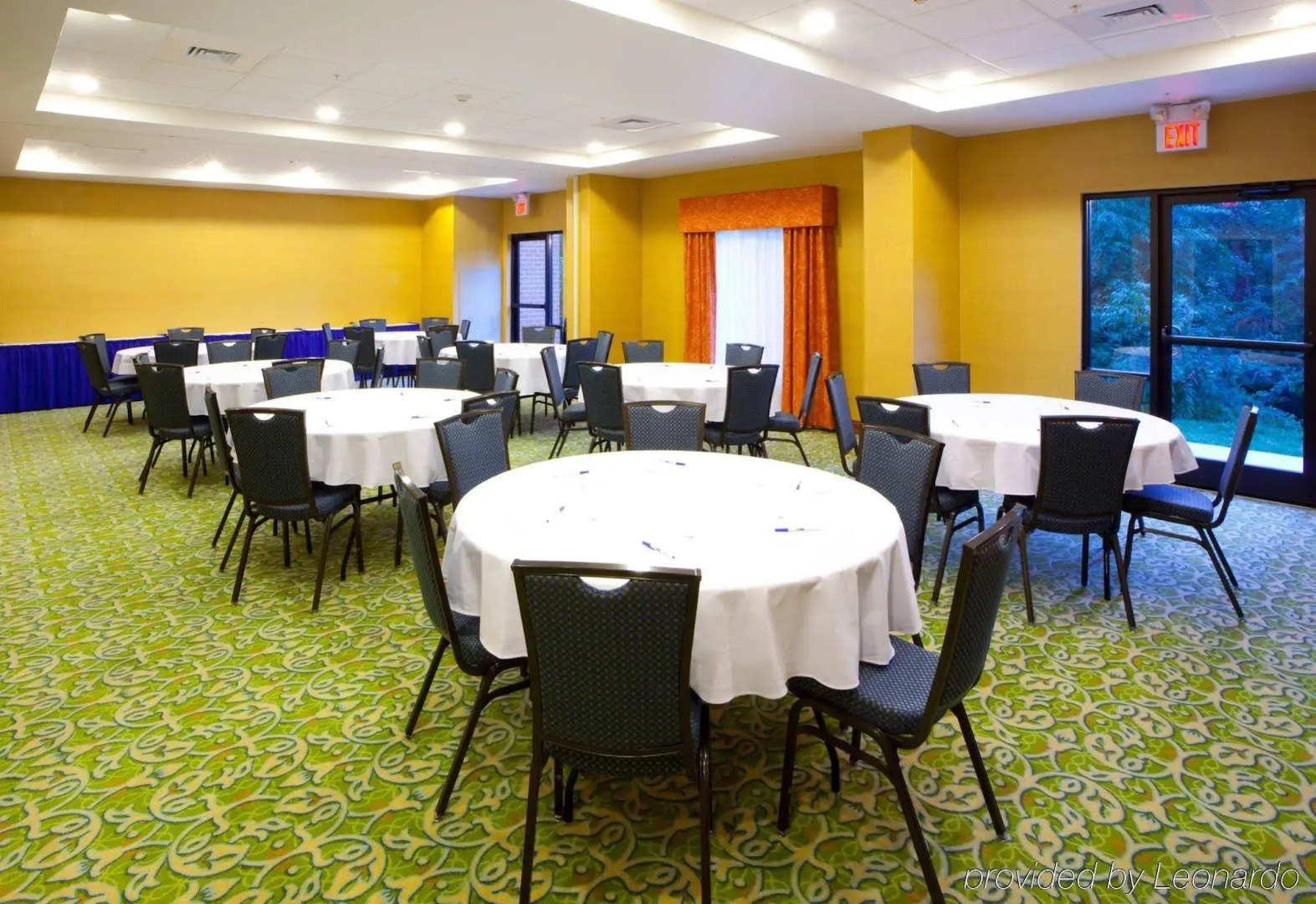 Holiday Inn Express Hotel & Suites Culpeper by IHG