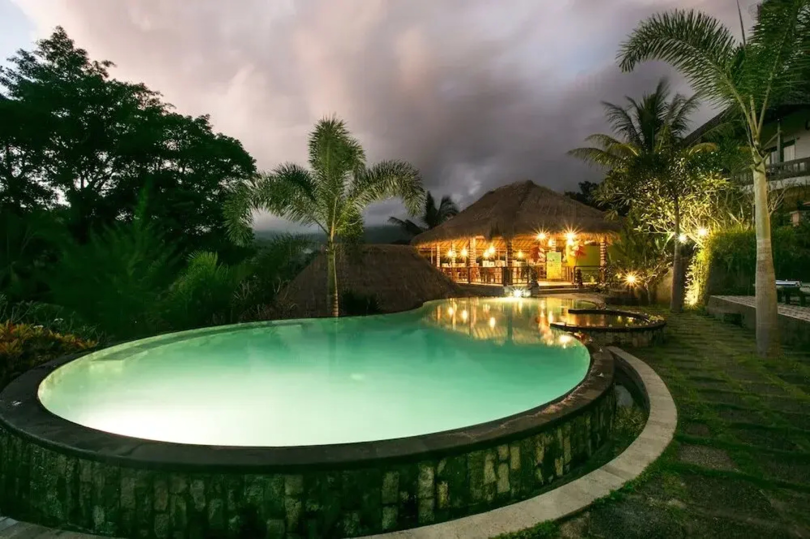 Bukit Temawang - Villa and Farm with Mt. Agung View