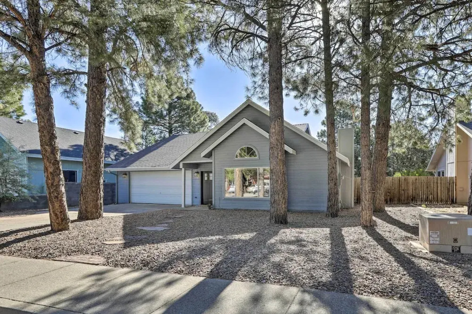 Modern Flagstaff Retreat ~ 4 Mi to Downtown!