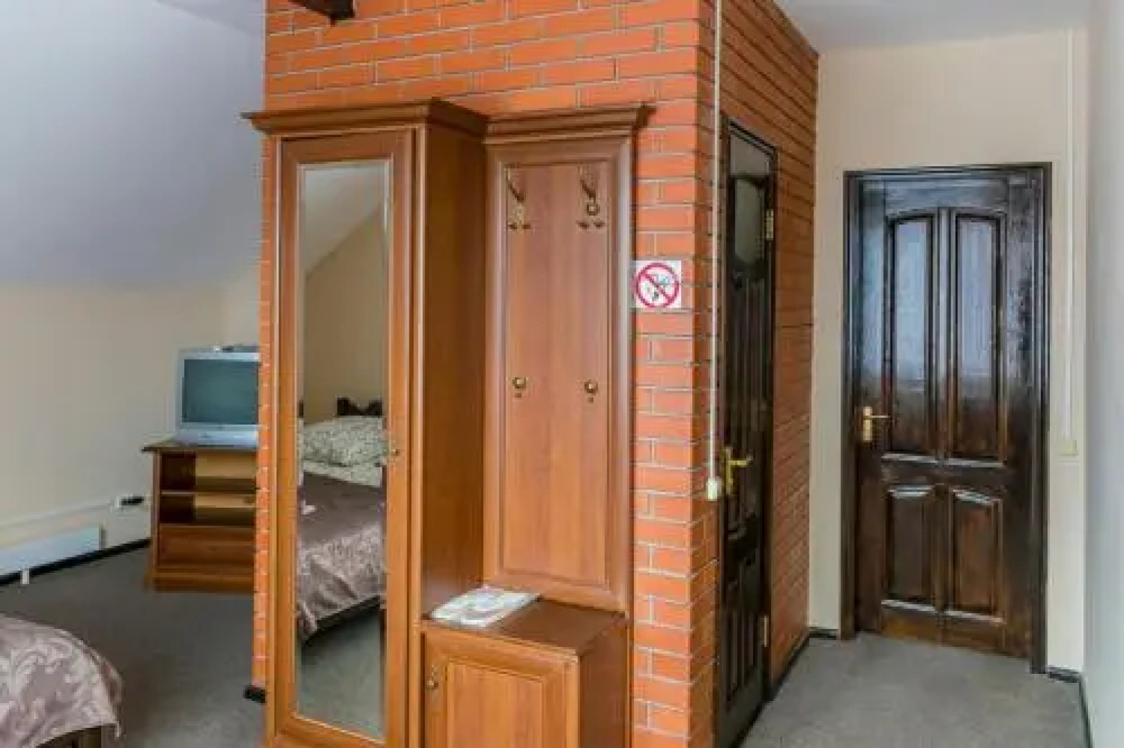 Hotel-Restaurant Complex S Legkim Parom