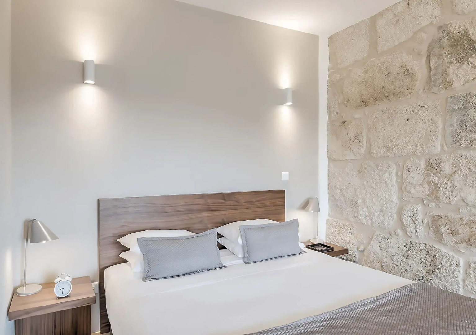 Oporto Street Sá de Noronha